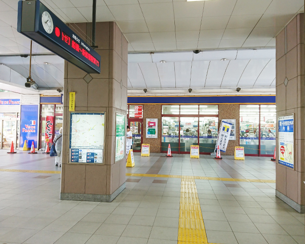 鎌ヶ谷駅を改札降りて正面図